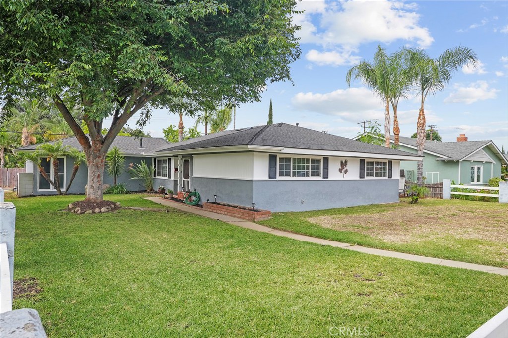 318 E Gladstone Street