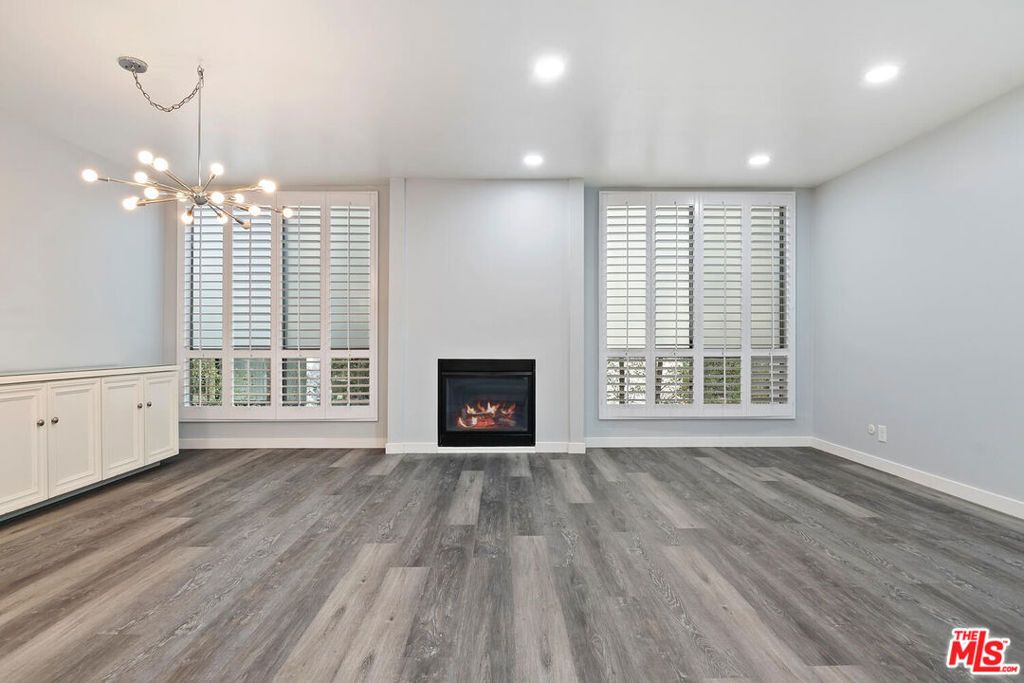 Photo of 927 N Kings Road #107, West Hollywood, CA 90069 (MLS # 25595321)