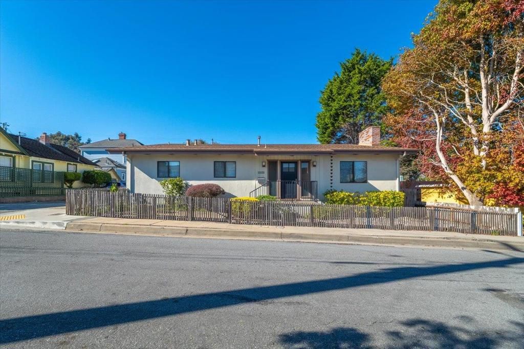 Photo of 142 11th Street, Pacific Grove, CA 93950 (MLS # ML82028808)