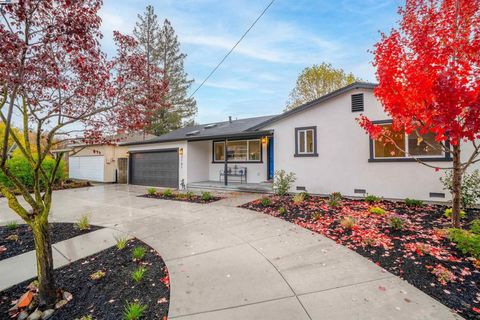 Photo of 3161 Plymouth Rd Rd, Lafayette, CA 94549 (MLS # 41117675)