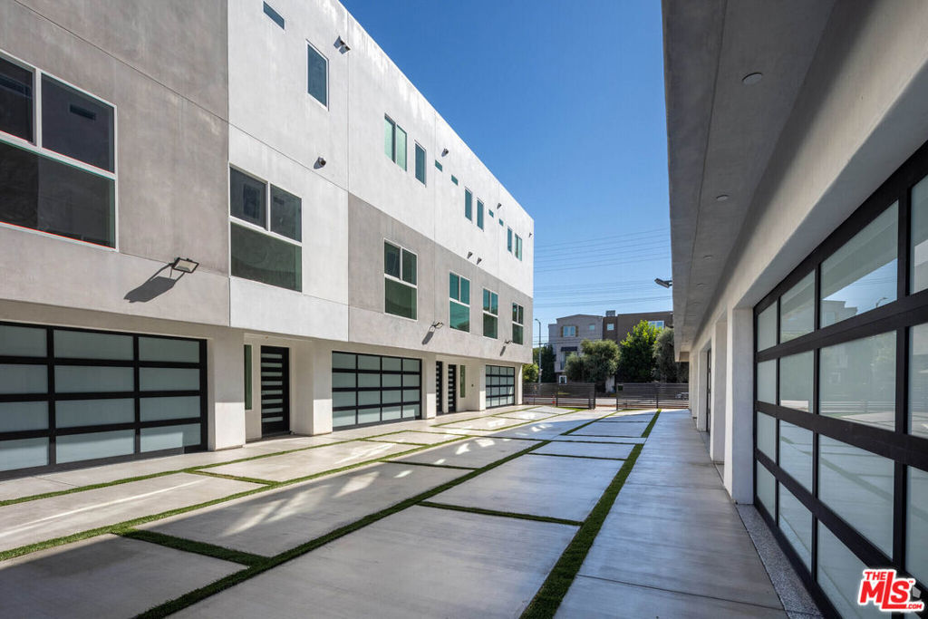 5655 Hazeltine Street