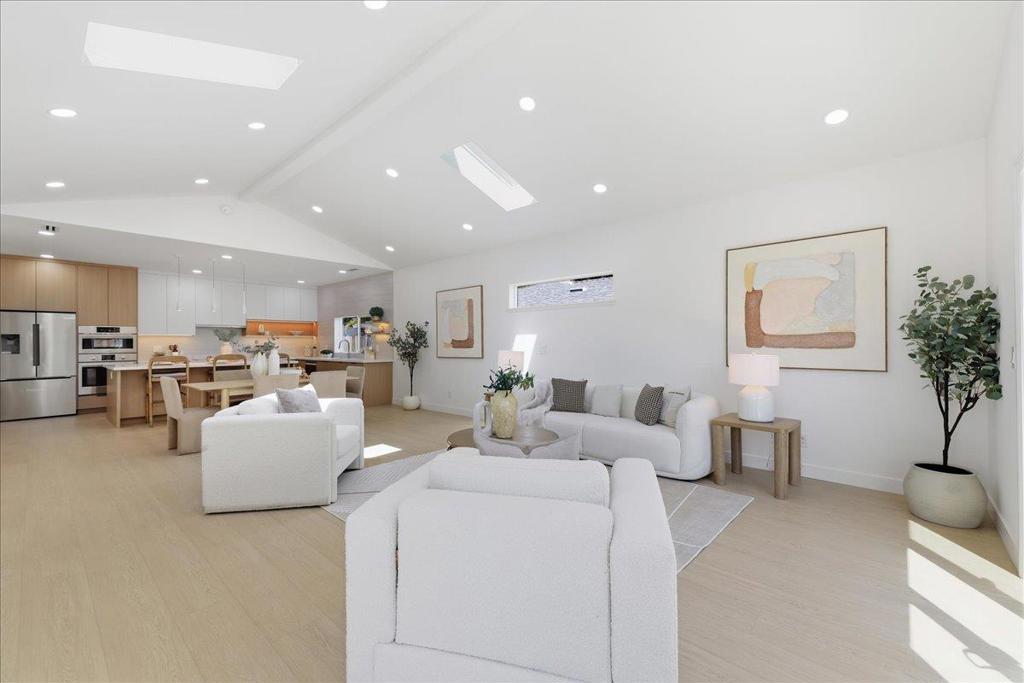 2611 Monticello