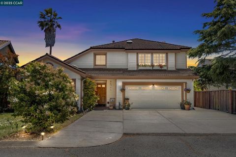 Photo of 3232 Highpointe Ct Ct, Richmond, CA 94806 (MLS # 41113818)