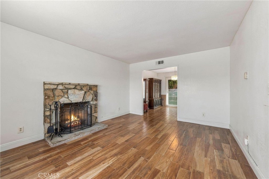 15518 S Stanford
