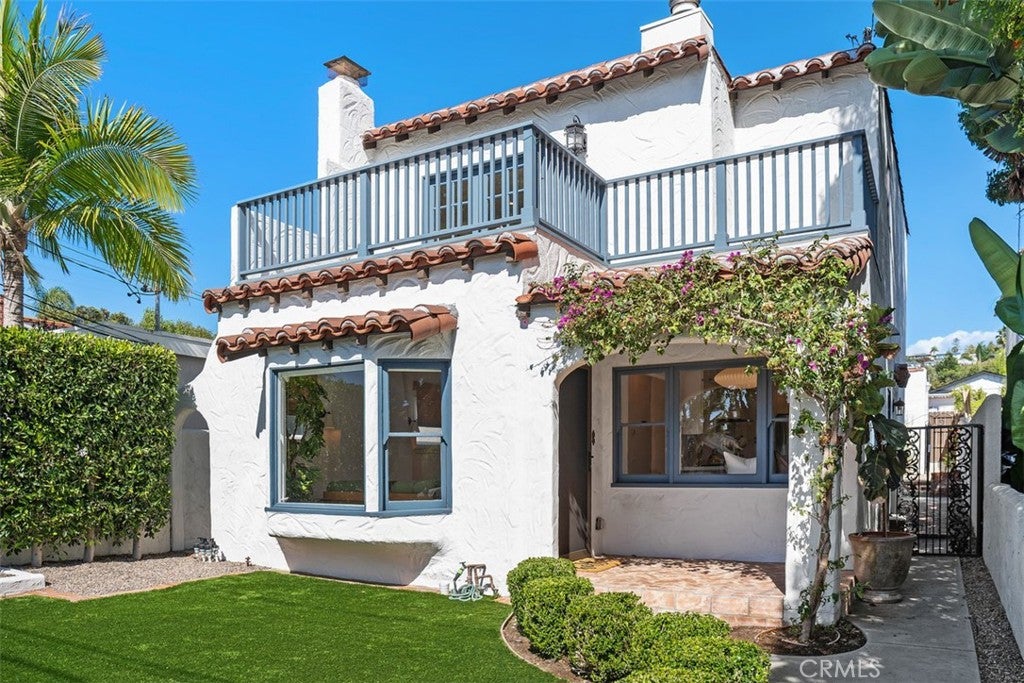 1136 Catalina