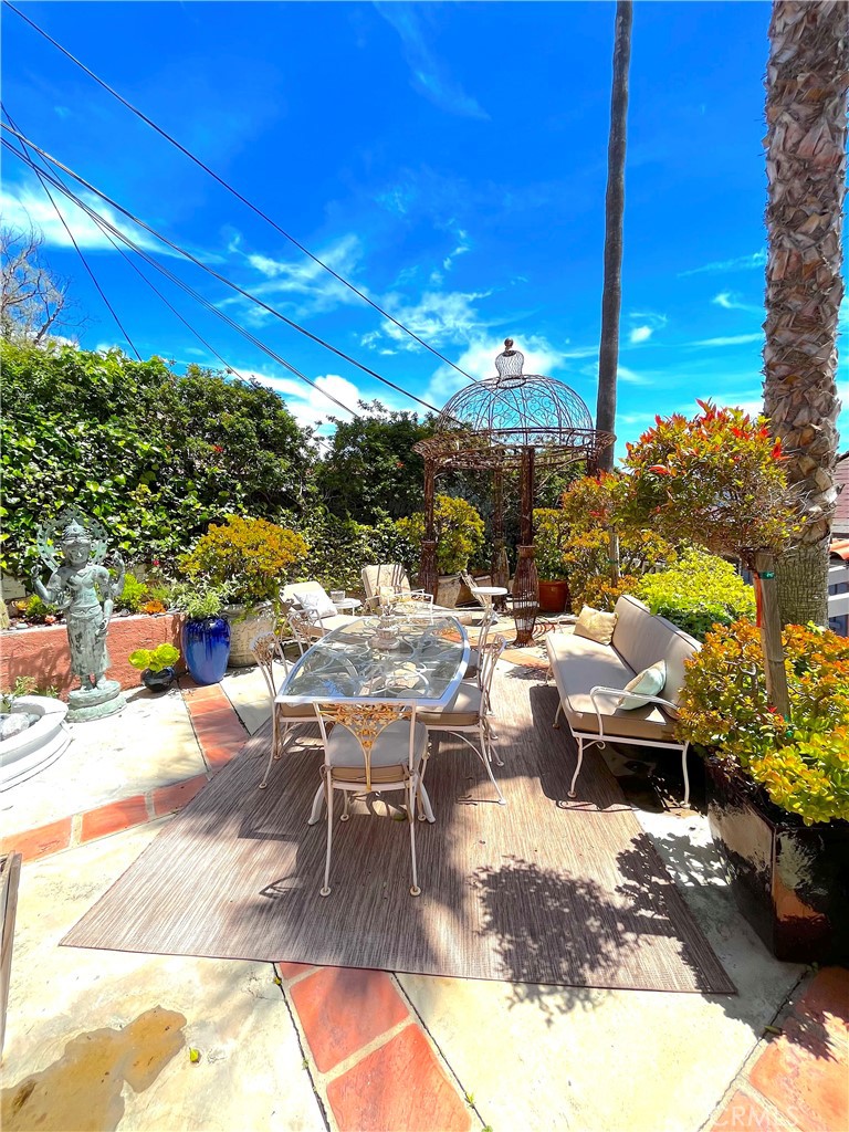 Main Beach (BCH) - Residential Lease