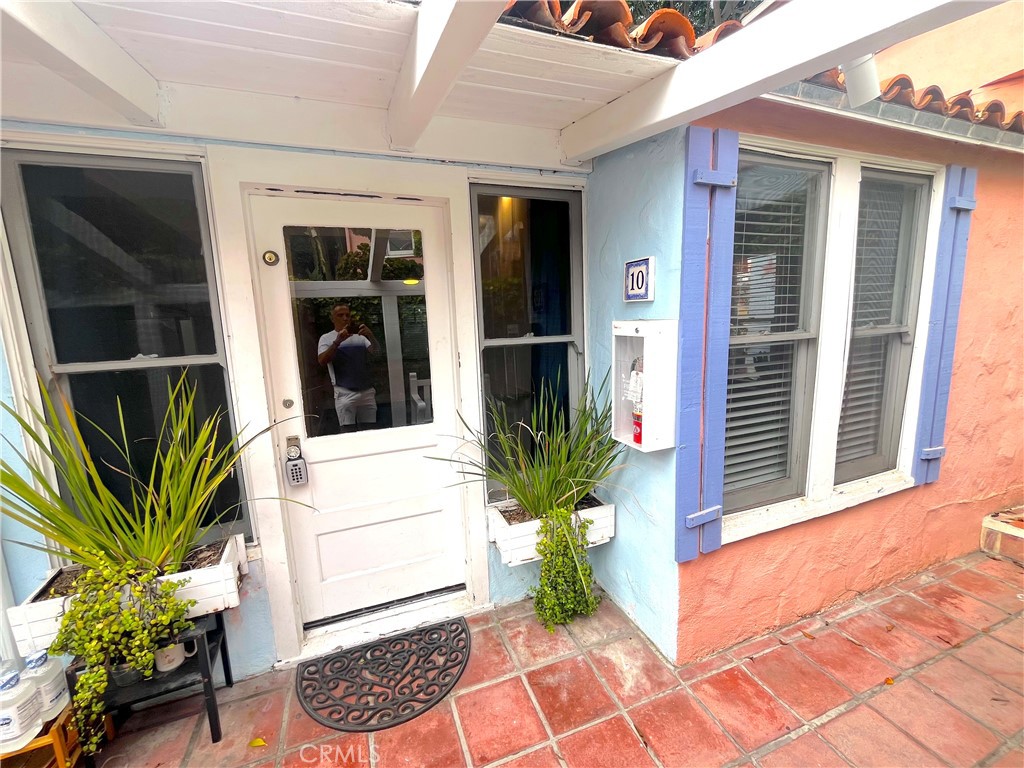 Main Beach (BCH) - Residential Lease