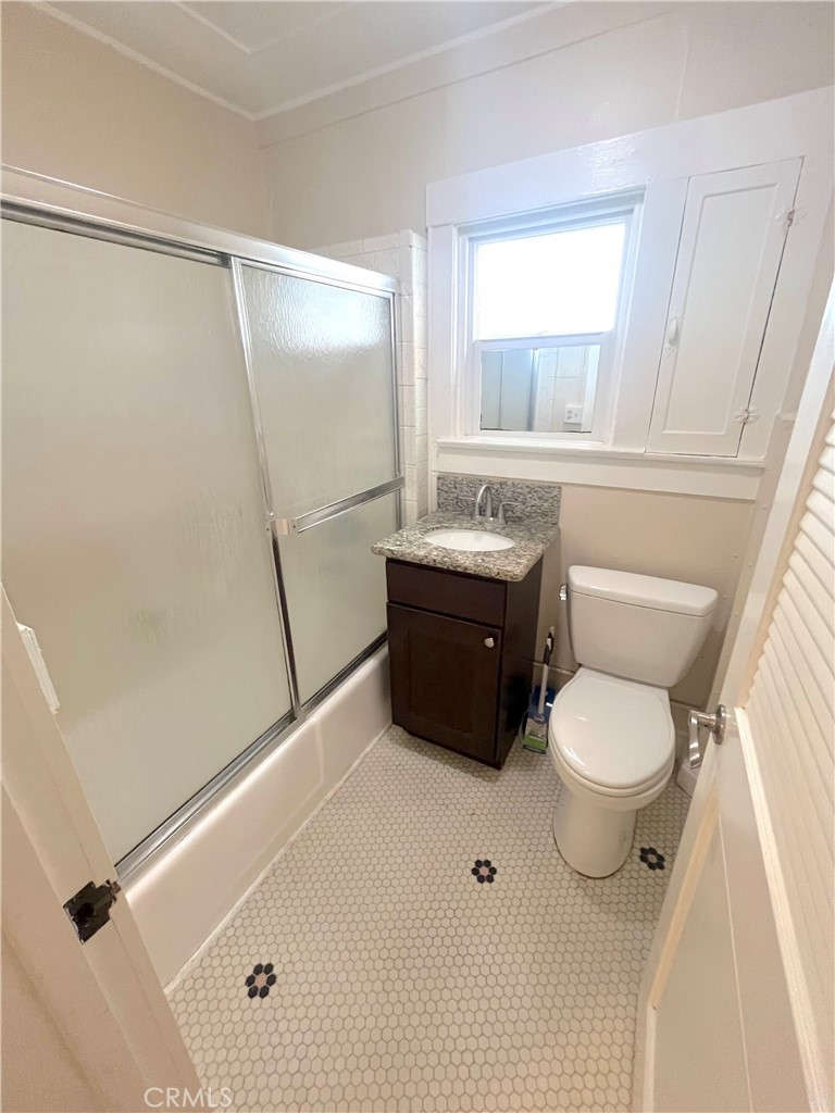 Main Beach (BCH) - Residential Lease