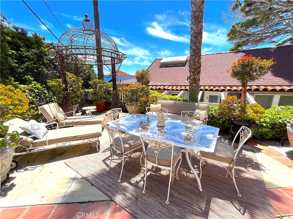 Main Beach (BCH) - Residential Lease