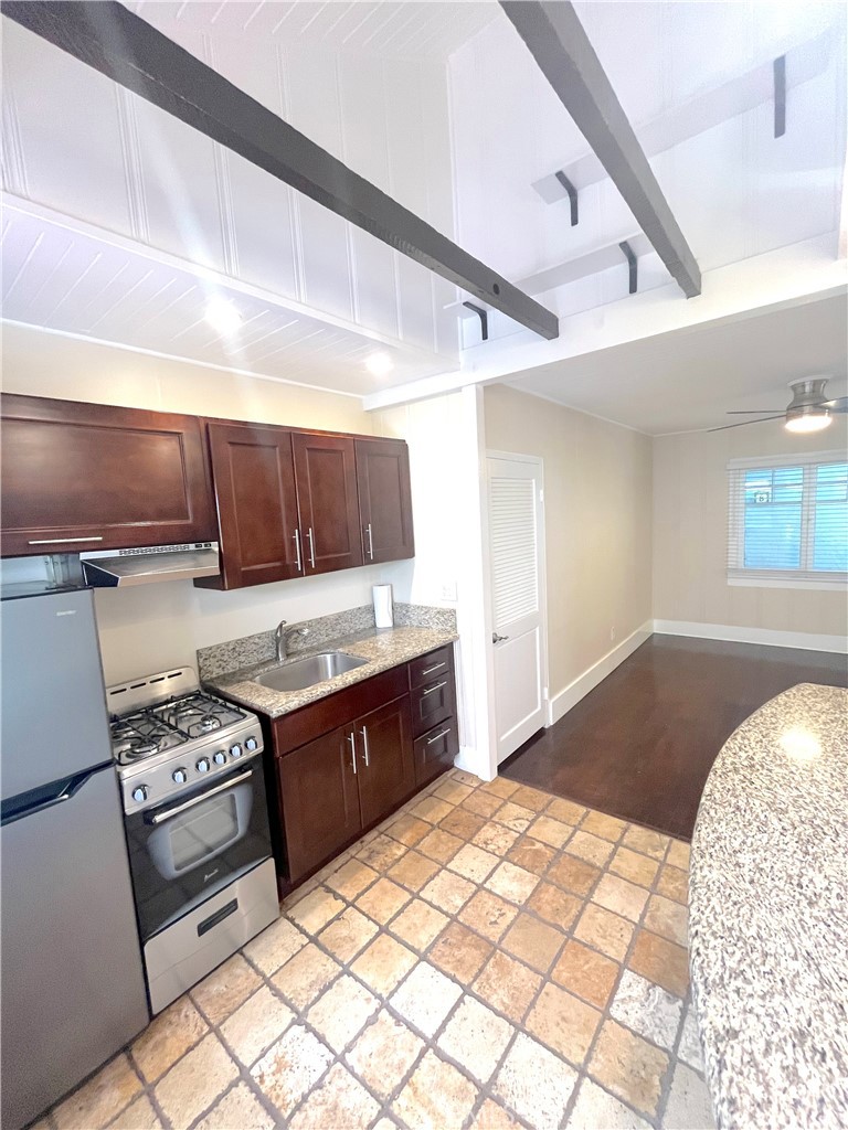 Main Beach (BCH) - Residential Lease