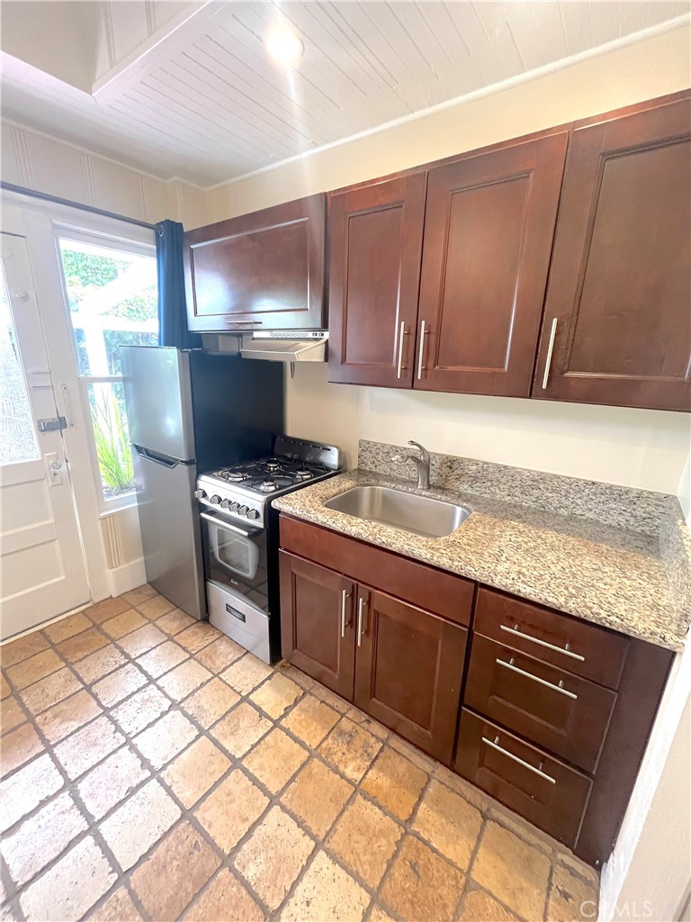 Main Beach (BCH) - Residential Lease