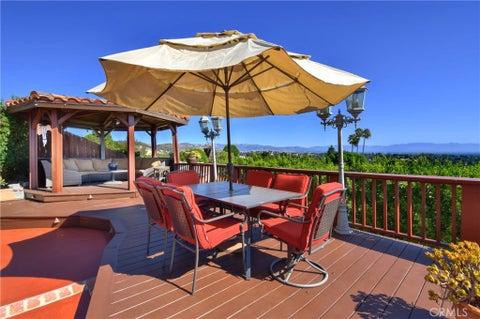 Tiny photo for 6700 Vickiview Drive DR, West Hills, CA 91307 (MLS # SR26215583)