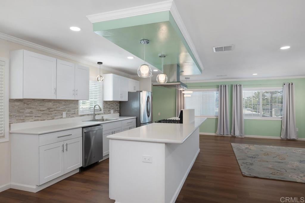 1120 E Mission Rd 65
