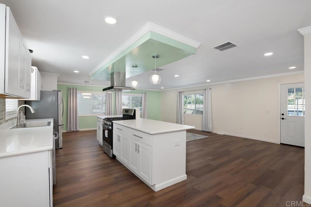 1120 E Mission Rd 65