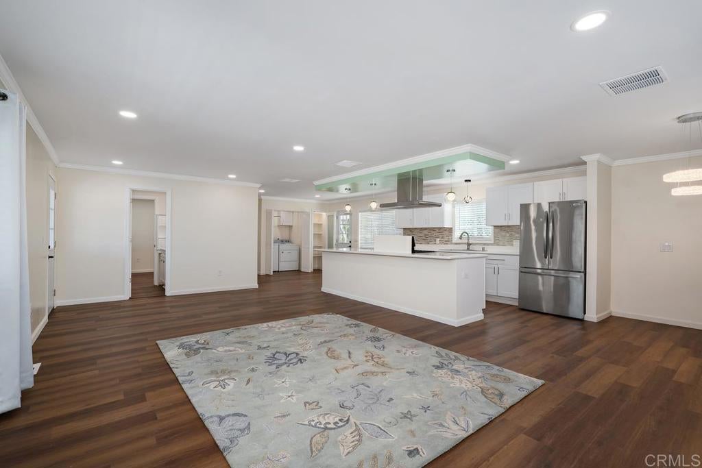1120 E Mission Rd 65