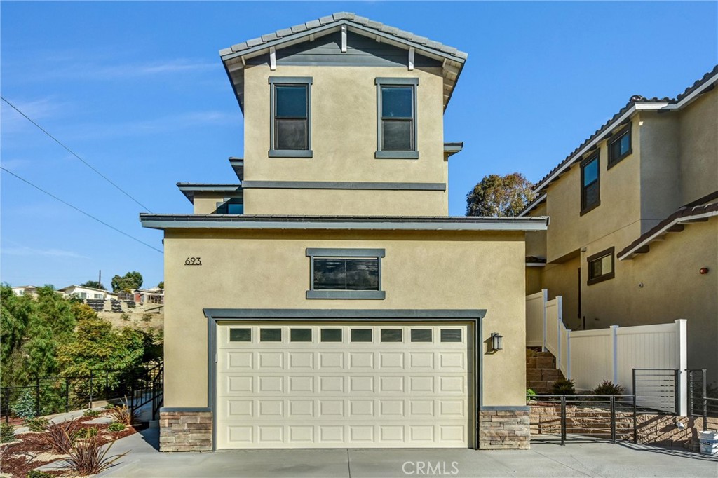 693 Castlehill Drive