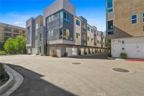 Photo of 960 N Tangent Privado #305, Ontario, CA 91764 (MLS # CV25254101)