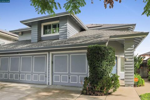 Photo of 4849 Highlands Way Way, Antioch, CA 94531 (MLS # 41129630)