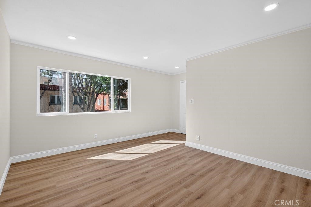 925 E Appleton