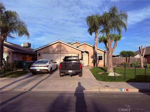 980 Redwood Parlier CA 93648