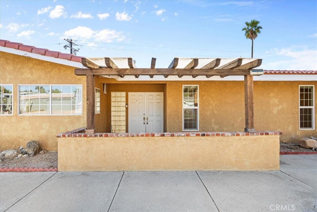 2330 N San Antonio