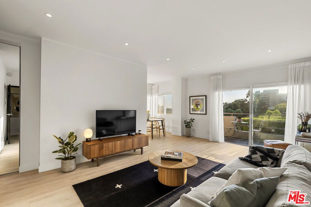 Photo of 1131 Alta Loma Road #415, West Hollywood, CA 90069 (MLS # 25588335)