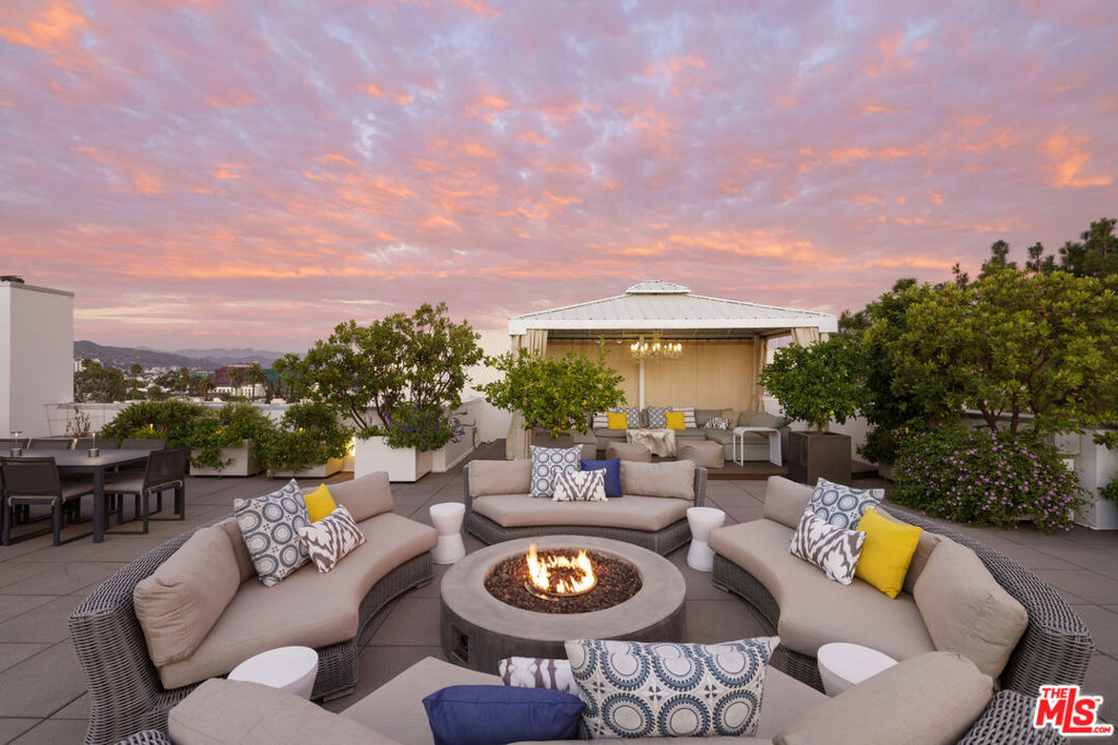 Photo 1 of 34 — 450 N Palm Drive 507, Beverly Hills, CA 90210