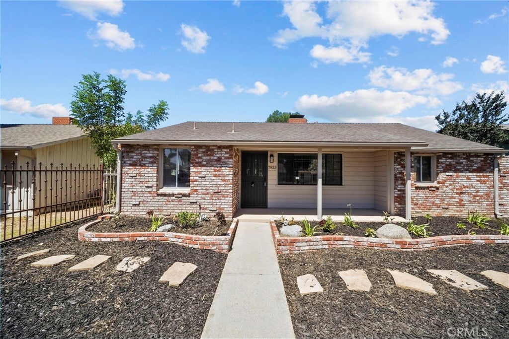 7923 Louise AVE, Northridge CA 91325