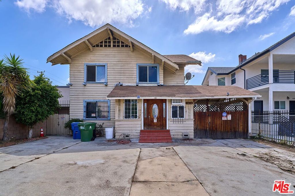 **Prime Development Opportunity Near Koreatown Ripe for Multi-Family Building** Introducing a rare Vacant property located just minutes from the heart of vibrant Koreatown, this charming single-family residence sits on a spacious RD2-zoned lot, offering exceptional potential for multi-family redevelopment. Walking distance to Koreatown's top restaurants, shops, and cafes. Quick access to DTLA, Hancock Park, and major freeways. High-demand rental area with strong appreciation trends. Whether you're an owner-user looking to live now and build later, or a savvy developer ready to capitalize on LA's growing housing demand, this property offers the flexibility and location to make it a standout investment.