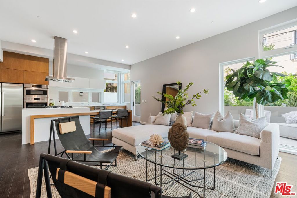 Photo of 1729 S Barrington Avenue #2, Los Angeles, CA 90025 (MLS # 25549097)