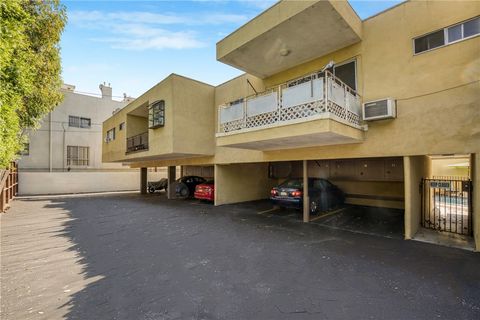 Tiny photo for 14641 Magnolia Boulevard, Sherman Oaks, CA 91403 (MLS # SR26049467)