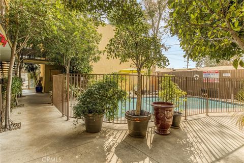 Tiny photo for 14641 Magnolia Boulevard, Sherman Oaks, CA 91403 (MLS # SR26049467)
