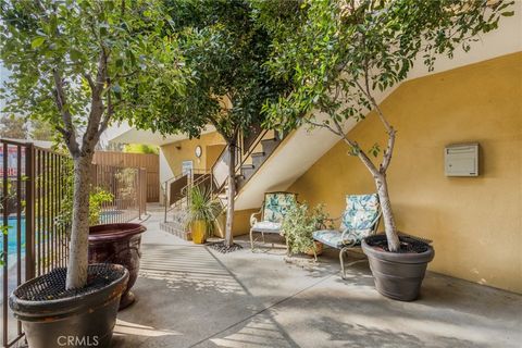 Tiny photo for 14641 Magnolia Boulevard, Sherman Oaks, CA 91403 (MLS # SR26049467)