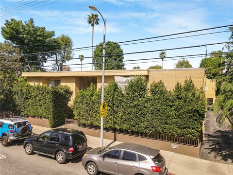 Tiny photo for 14641 Magnolia Boulevard, Sherman Oaks, CA 91403 (MLS # SR26049467)