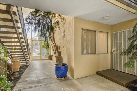 Tiny photo for 14641 Magnolia Boulevard, Sherman Oaks, CA 91403 (MLS # SR26049467)