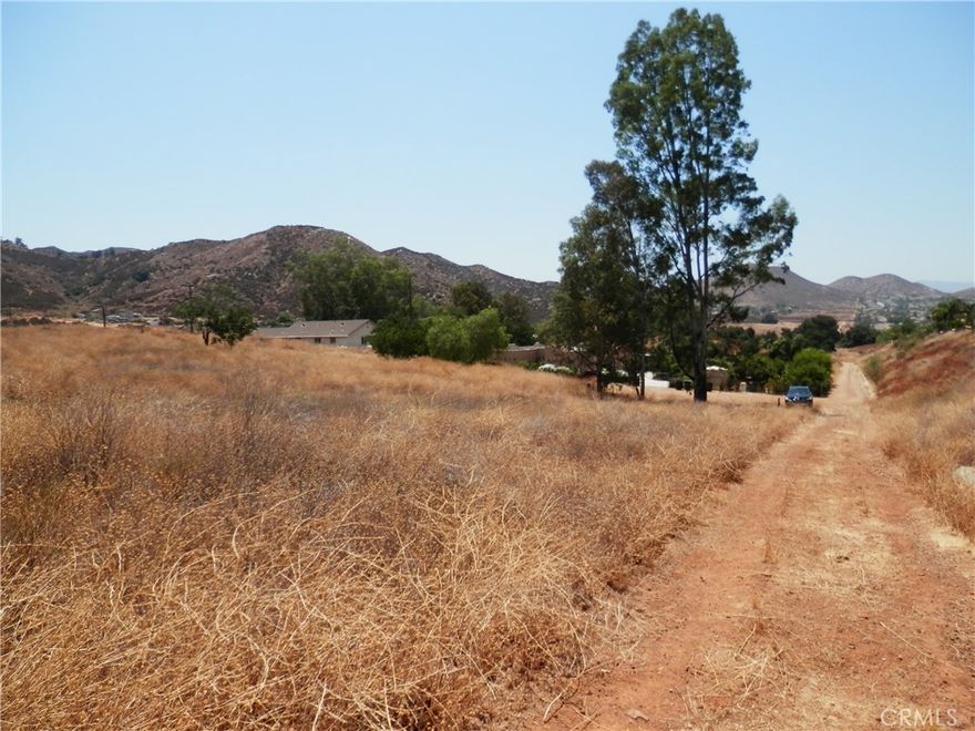 Exciting new listing! Offering a collection of 3 contiguous lots in the growing city of Wildomar, in Riverside County. Located north of the 15 Freeway and Cottonwood Canyon Road, at Hemlock St. Power is nearby the topography varies from flat to gently rolling, offering scenic views and flexible development potential. Short drive to I-15, I-215, and Hwy 74, Proximity to Loma Linda University Medical Center, Mt. San Jacinto College, shopping centers, and schools. Located near Canyon Lake, Menifee, and Lake Elsinore.

Whether you’re looking to develop one home or invest in multiple parcels, this is an excellent opportunity in one of Southern California’s fastest-growing regions. Enjoy privacy, convenience, and beautiful surroundings, not quite off the grid, but close to nature.

Buyer to verify land use and development potential with the City of Wildomar Planning Department.

APN: 361-051-004 ; 361-051-005; 361-051-006;

Size: 27,000 S.F ;

Zoning: RR ;

Terrain: Flat to rolling ;

GPS: 33.655893, -117.235298 (N.W Corner)