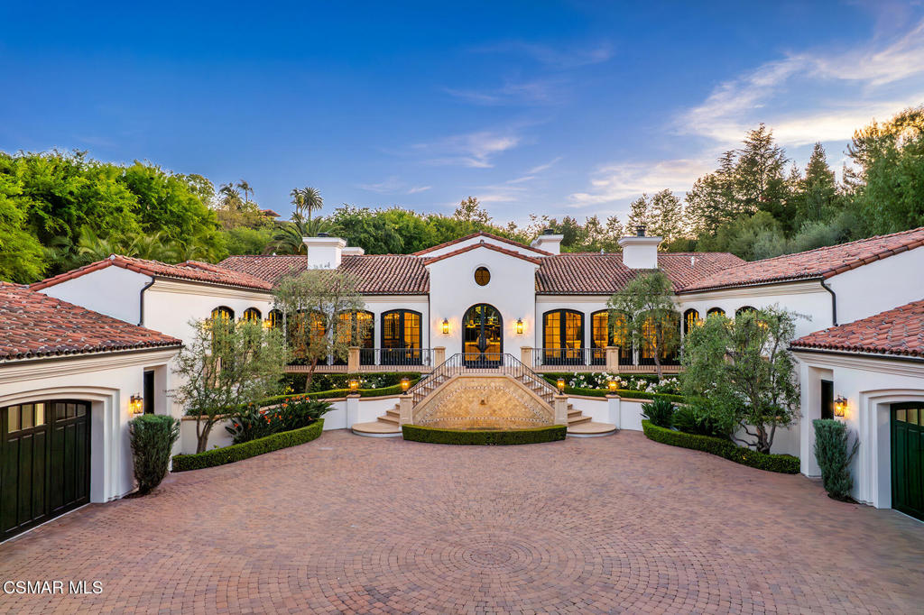 4963 Summit View Drive
