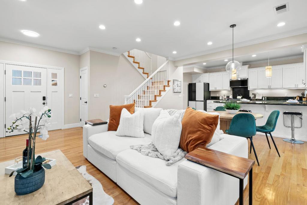 Beautifully maintained two-story home, 2006 built, offering 3 spacious bedrooms and 2.5 baths in a thoughtfully designed floor plan with an inviting atmosphere. Step inside to discover soaring ceilings, recessed lighting, abundance of natural sunlight pouring through tall, double-pane windows. The heart of the home features a modern kitchen equipped with stainless steel appliances, a pantry, gas stove, and updated cabinets. The generous primary suite offers a peaceful retreat with a large walk-in closet and a luxurious en-suite bathroom featuring a soaking tub, standing glass shower, and dual sinks. The additional bedrooms are well-sized and ideal for family, guests, or a home office. Outside, you'll find a low-maintenance front and backyard, allowing you more time to relax and enjoy your surroundings. The side-by-side attached garage and dedicated laundry room provide ample storage. Located just minutes from top tech campuses including Apple, Netflix, Adobe, and Zoom and more. Vibrant neighborhoods of Willow Glen, Santana Row and walking distance to Downtown Campbell are right around the corner, each packed with shops, entertainment, and dining options to suit any lifestyle. Don't miss this opportunity to own a turnkey home in one of the most desirable areas of Silicon Valley!