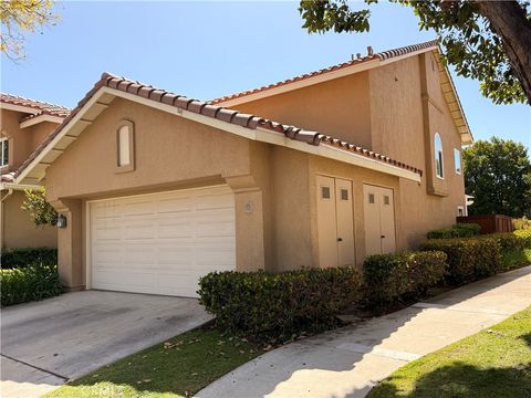 Photo of 41 Pinzon, Rancho Santa Margarita, CA 92688 (MLS # OC26085315)