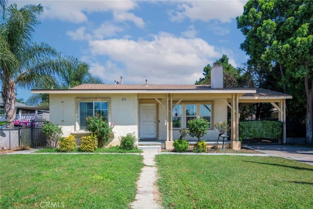819 Plaza Serena