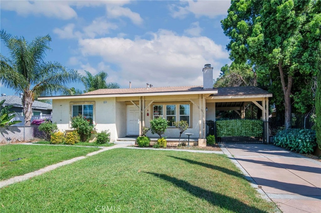 819 Plaza Serena