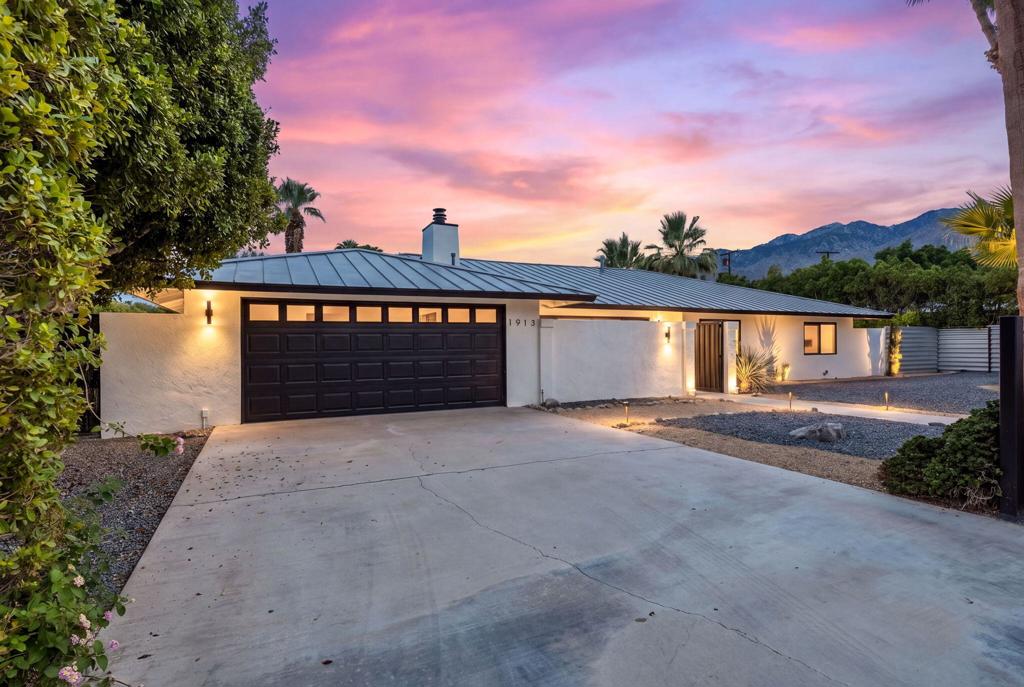 1913 E Amado Road