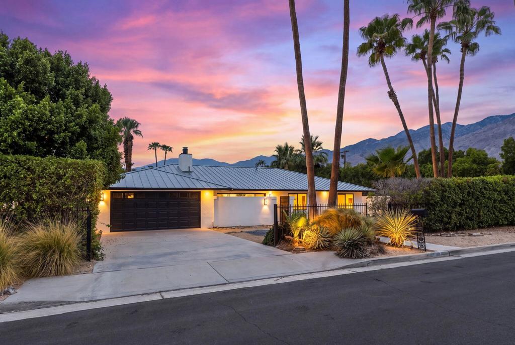 1913 E Amado Road
