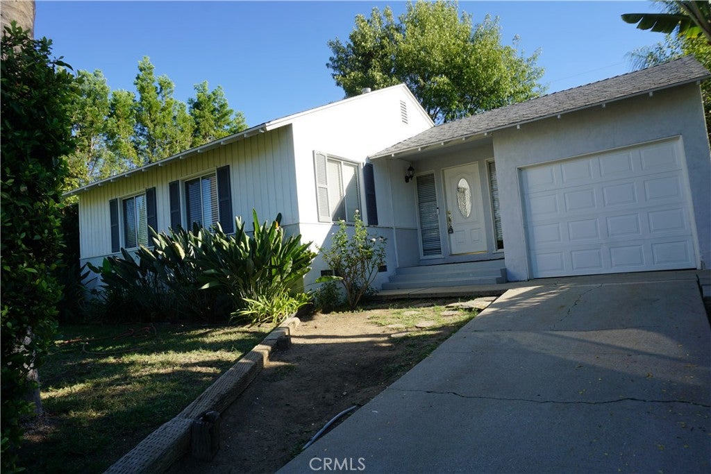 Photo of 17630 Rhoda Street, Encino, CA 91316 (MLS # SR26225078)