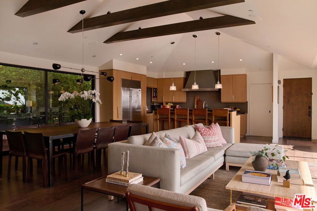 Photo of 8951 St Ives Drive, West Hollywood, CA 90069 (MLS # 25613263)