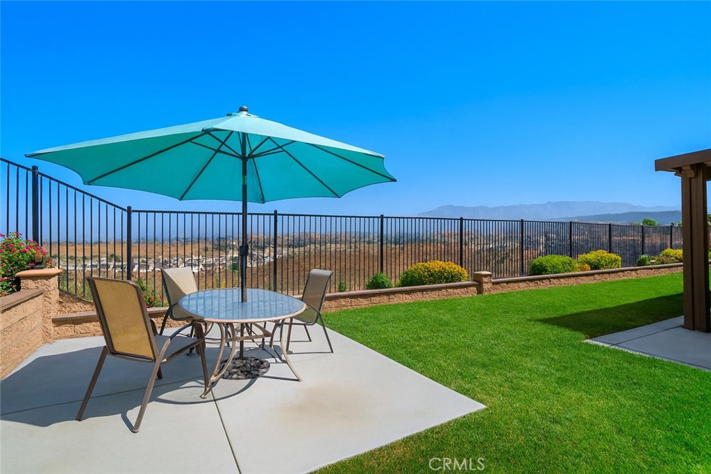 1537 Yucca Court