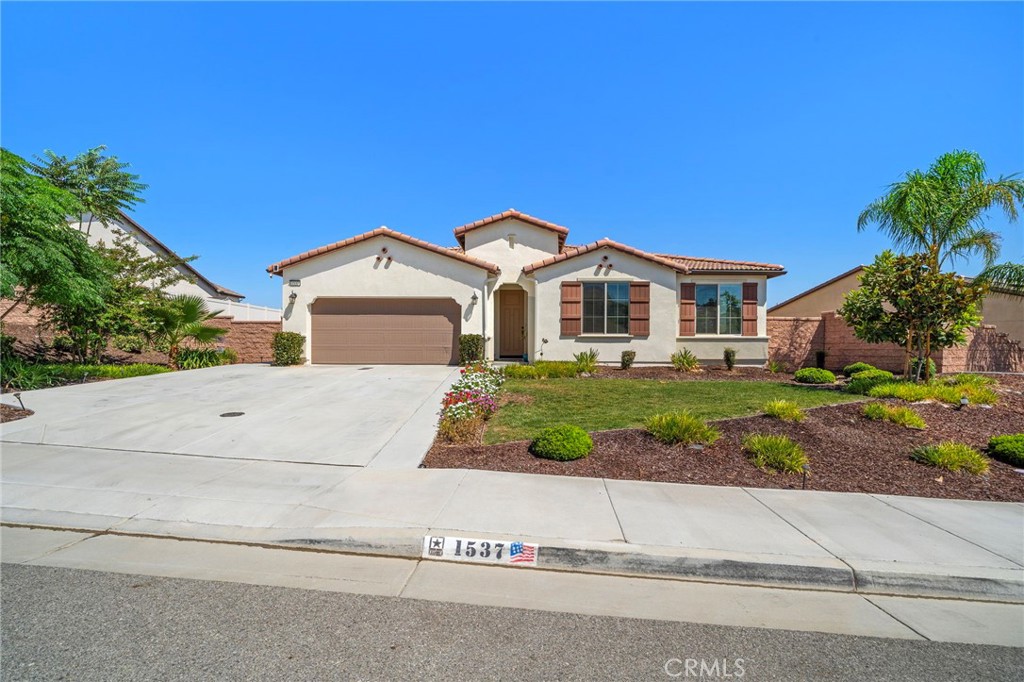 1537 Yucca Court