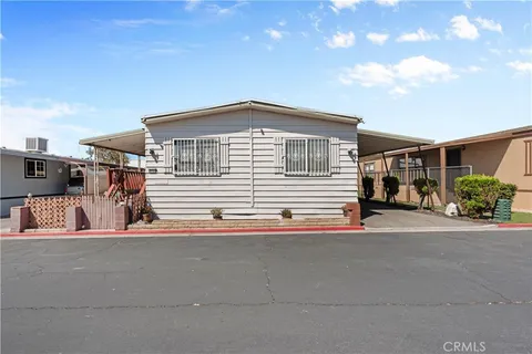 350 S Willow AVe Unit 63, Rialto, CA 92376 - MLS#: IG25214326