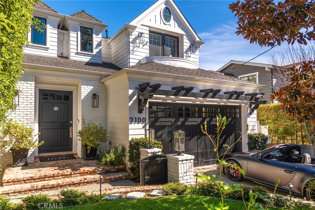 2100 Pine Ave