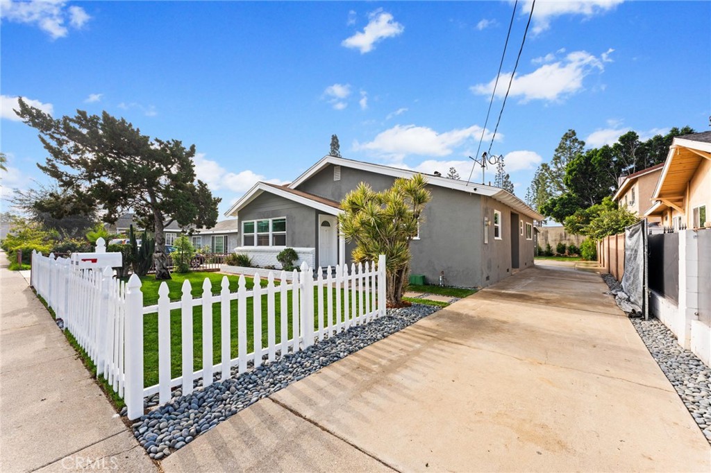 Properties 2 1017 Avenida De Pio Pico